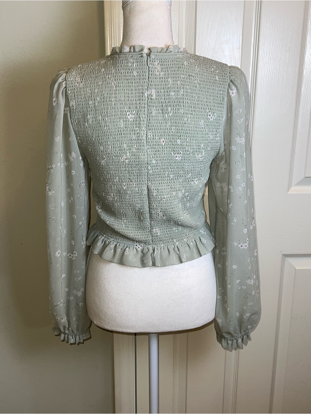 ARITZIA WILFRED Tempest Floral Sheer Sleeves Top - Picture 6 of 11